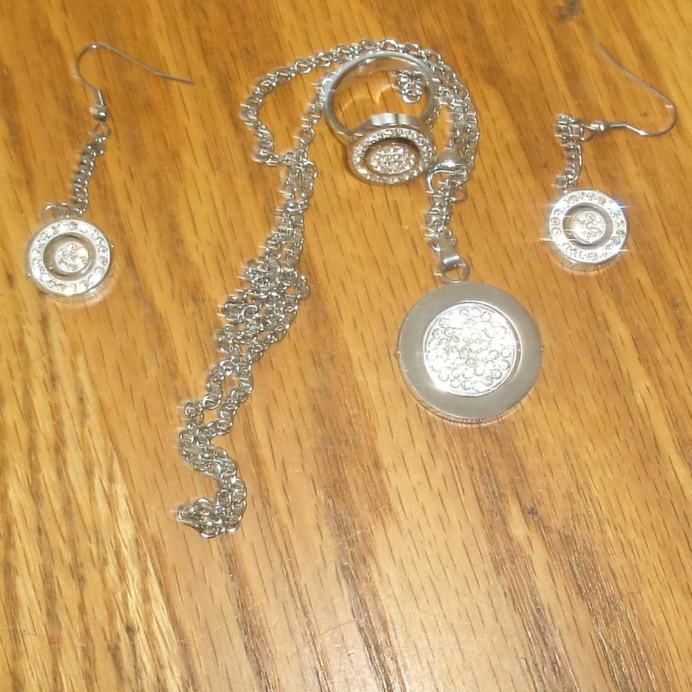 Necklace pierced earrings ring set silver tone rhinestones spinning middles